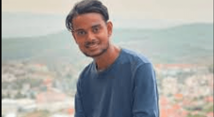 Nomad Shubham Net Worth in Rupees