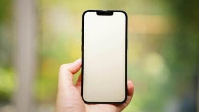 midweek active user trends
